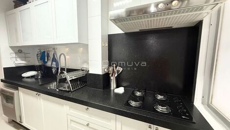 Seasonal rental in the seafront block with 3 bedrooms in Balneário Camboriú