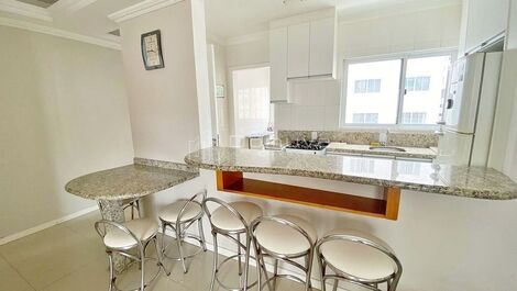 Seasonal rental with 3 bedrooms, including 1 suite, in Balneário Camboriú