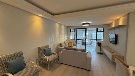 Seasonal rental of 3 bedrooms, including 1 suite, in the center of Balneário Camboriú