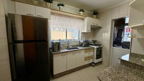 Seasonal rental 2 bedrooms, including 1 suite, downtown Balneário Camboriú