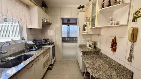Seasonal rental 2 bedrooms, including 1 suite, downtown Balneário Camboriú