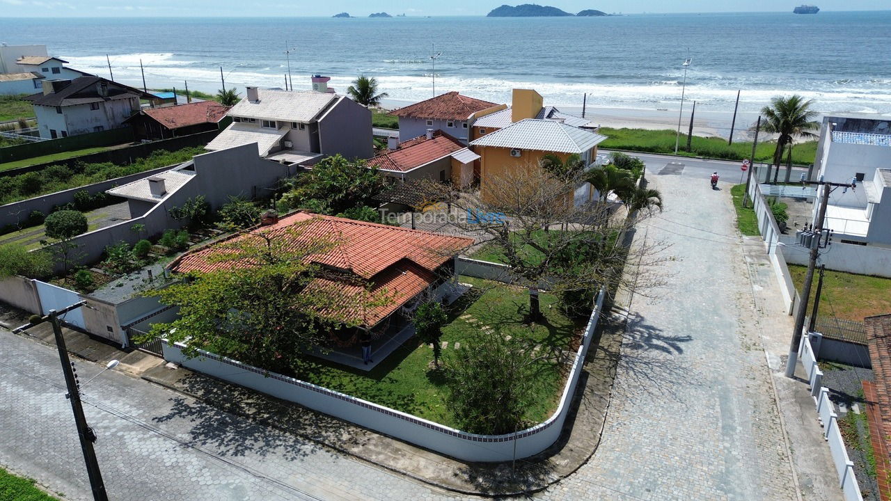 Casa para aluguel de temporada em São Francisco do Sul (Itaguaçu)