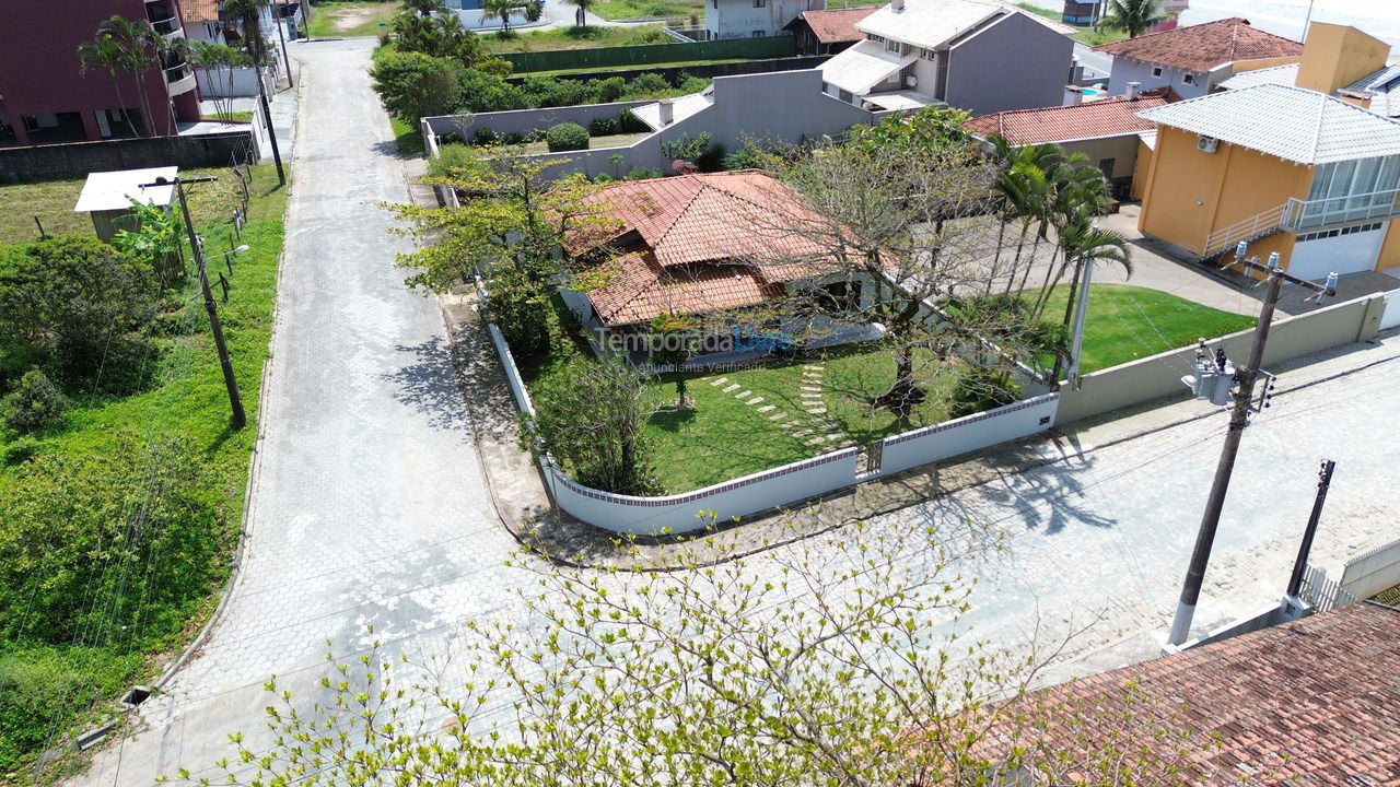 Casa para aluguel de temporada em São Francisco do Sul (Itaguaçu)