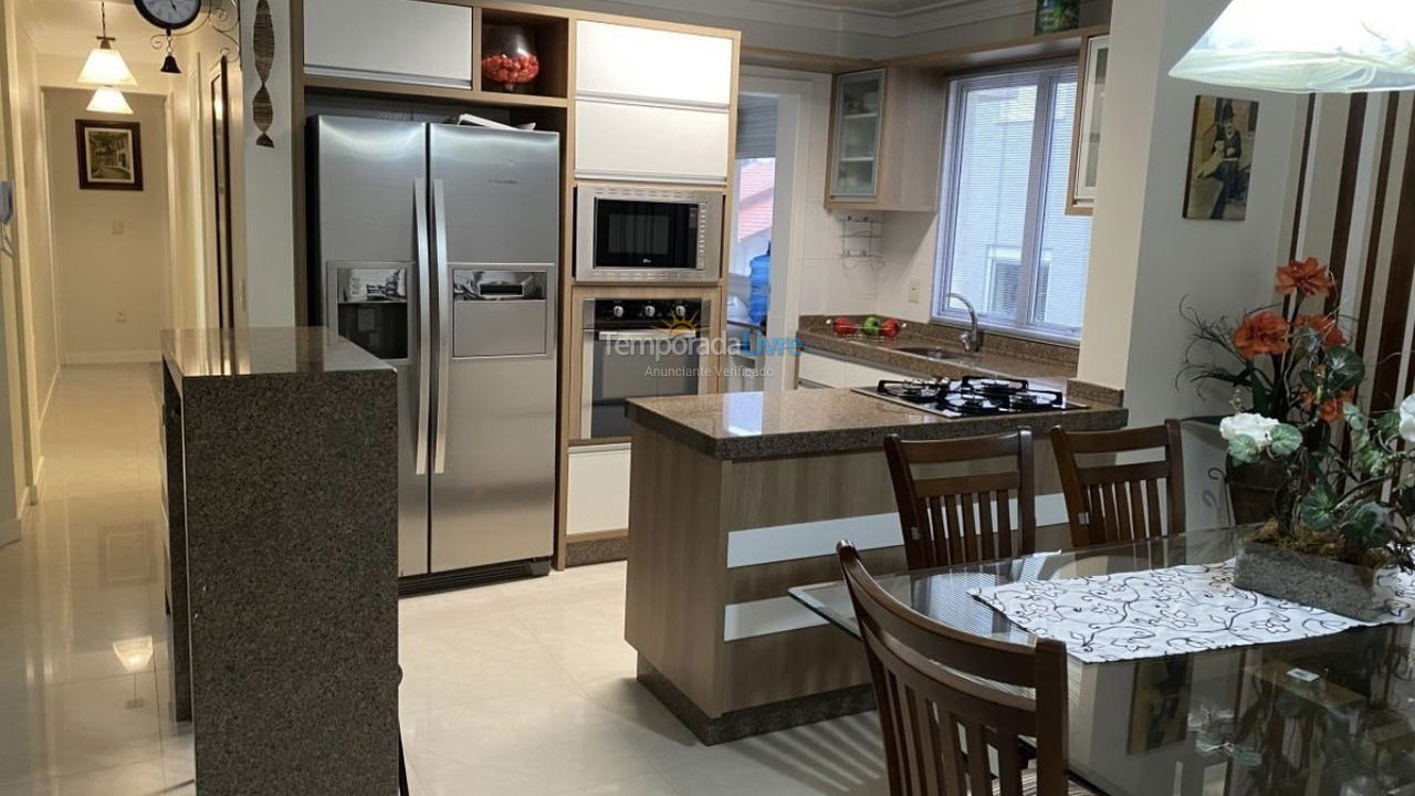 Apartamento para alquiler de vacaciones em Bombinhas (Praia de Bombas)