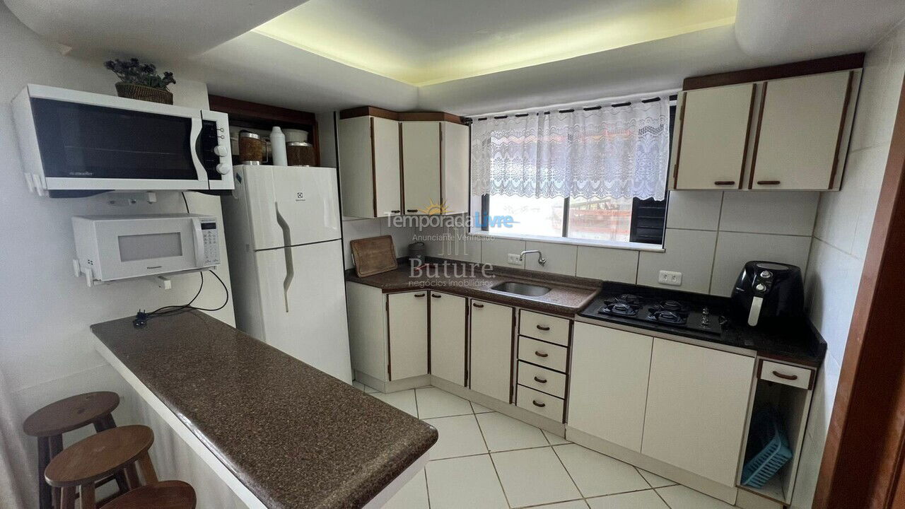 Apartamento para aluguel de temporada em Itapema (Meia Praia)