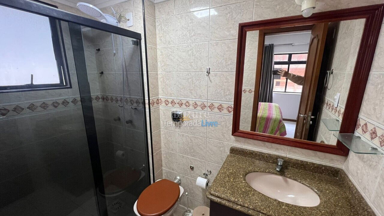 Apartamento para aluguel de temporada em Itapema (Meia Praia)