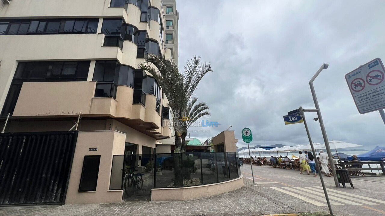 Apartamento para aluguel de temporada em Itapema (Meia Praia)