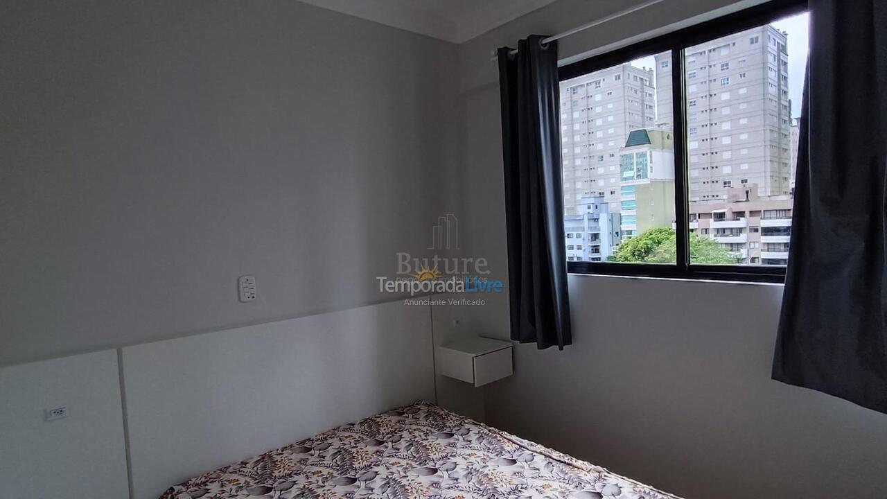 Apartamento para aluguel de temporada em Itapema (Meia Praia)