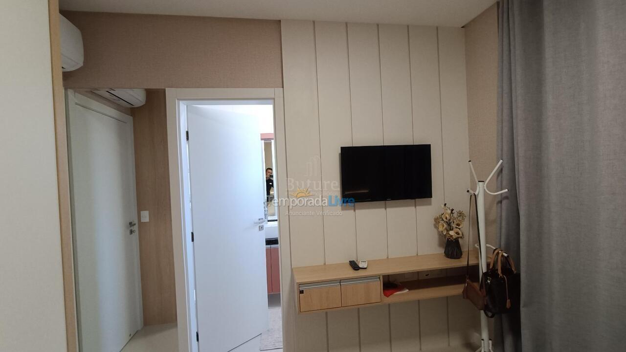 Apartamento para aluguel de temporada em Itapema (Meia Praia)