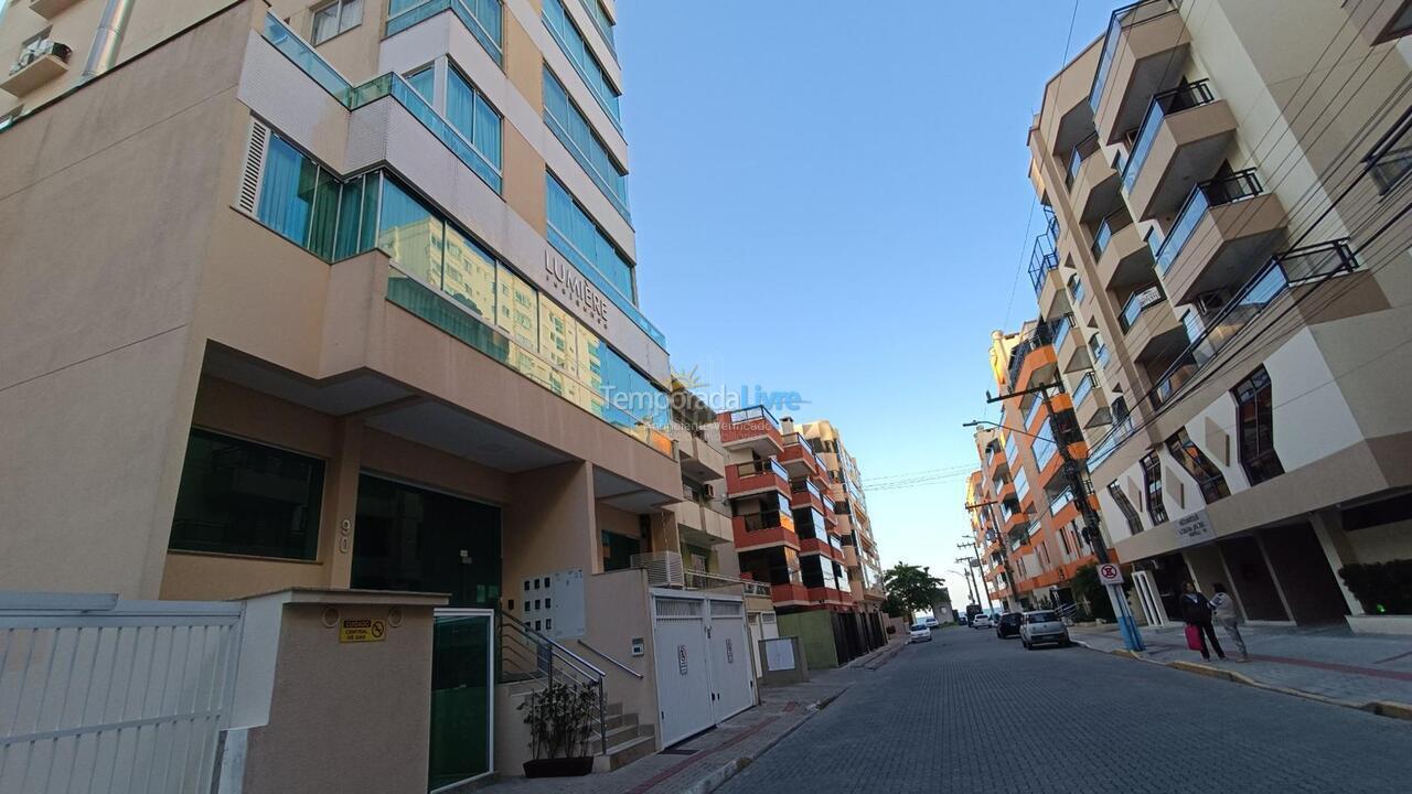 Apartamento para aluguel de temporada em Itapema (Meia Praia)