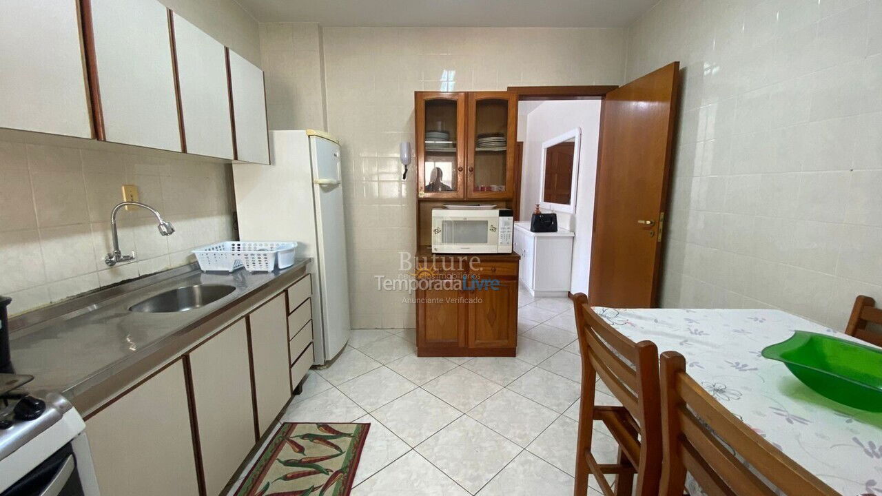 Apartamento para aluguel de temporada em Itapema (Meia Praia)