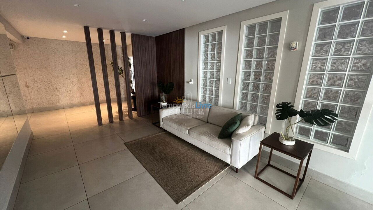 Apartamento para aluguel de temporada em Itapema (Meia Praia)