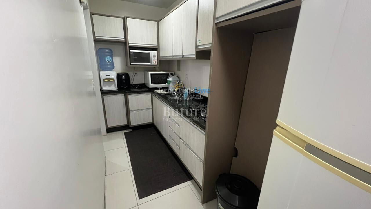 Apartamento para aluguel de temporada em Itapema (Meia Praia)