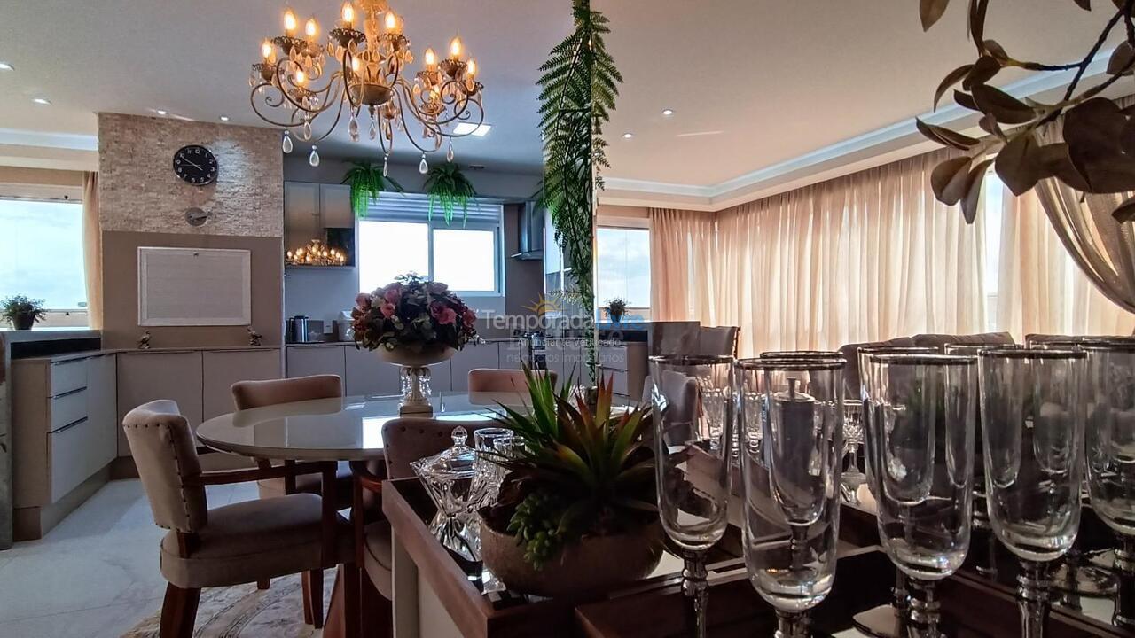 Apartamento para aluguel de temporada em Itapema (Meia Praia)