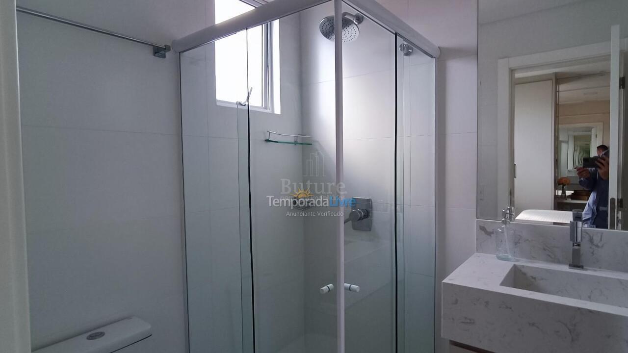 Apartamento para aluguel de temporada em Itapema (Meia Praia)
