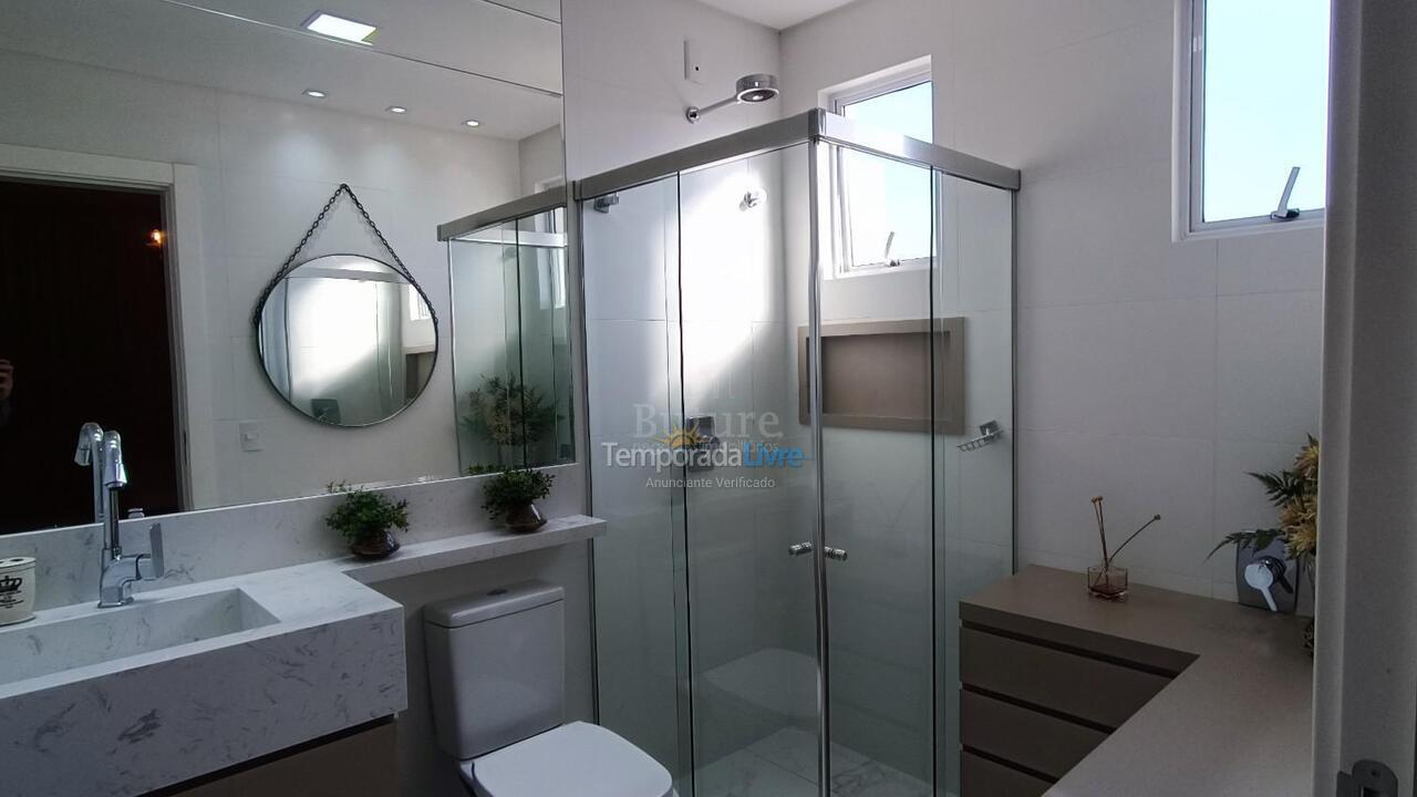Apartamento para aluguel de temporada em Itapema (Meia Praia)
