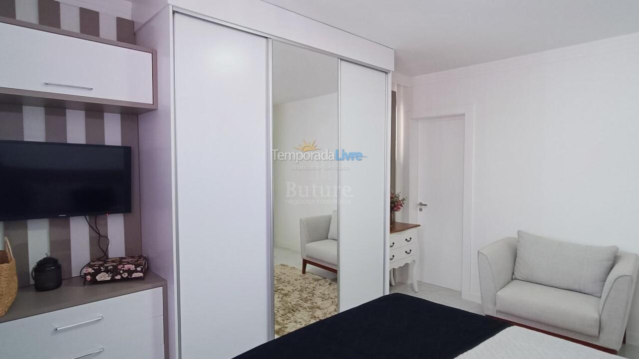 Apartamento para aluguel de temporada em Itapema (Meia Praia)