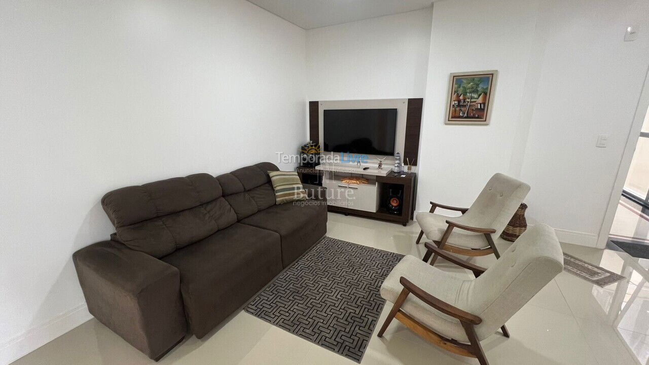 Apartamento para aluguel de temporada em Itapema (Meia Praia)