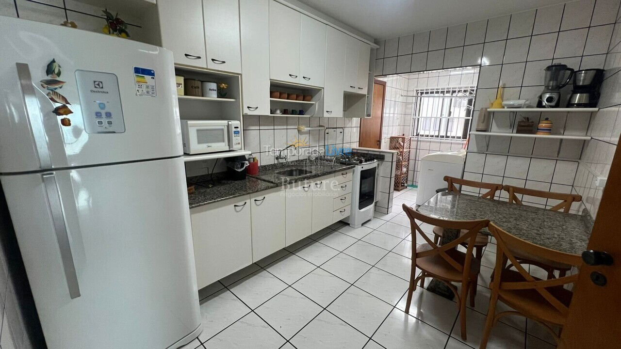 Apartamento para aluguel de temporada em Itapema (Meia Praia)
