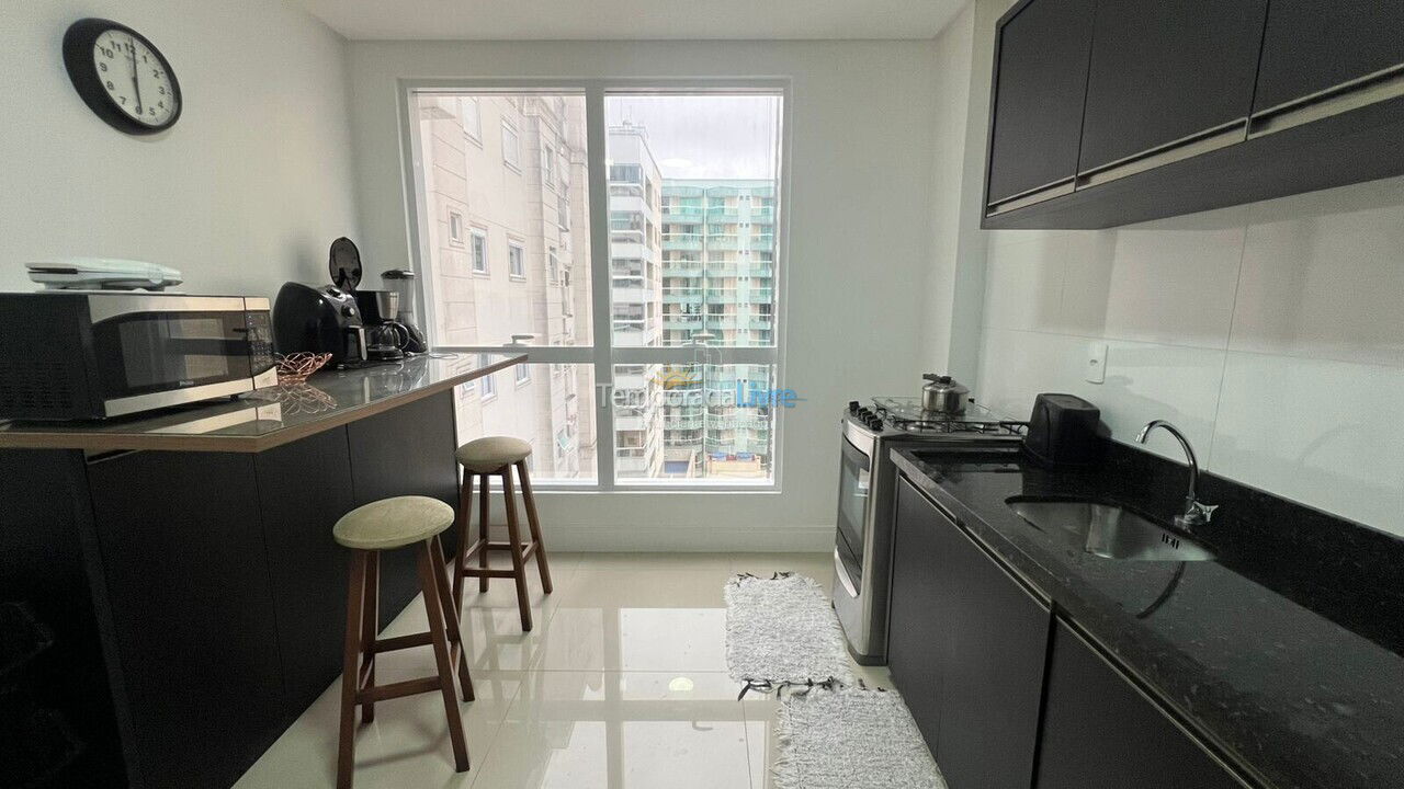 Apartamento para aluguel de temporada em Itapema (Meia Praia)