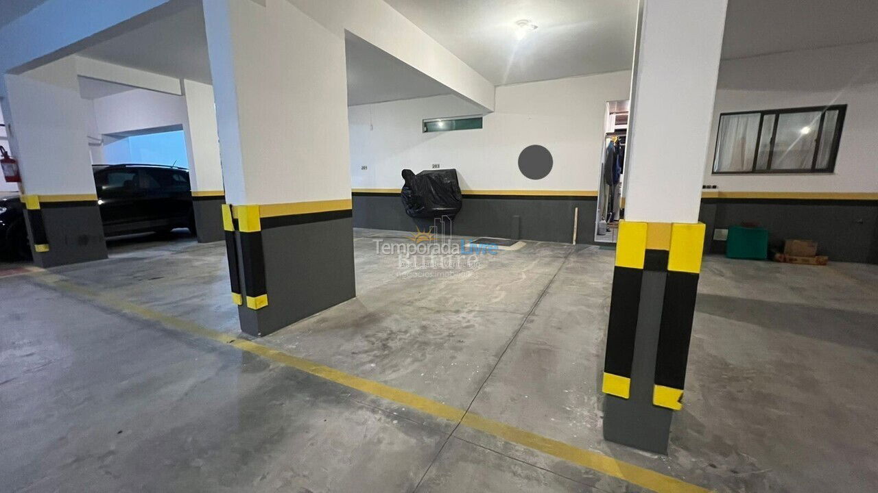 Apartamento para aluguel de temporada em Itapema (Meia Praia)