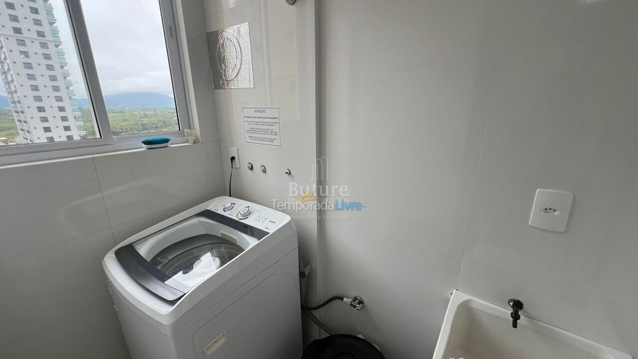 Apartamento para aluguel de temporada em Itapema (Meia Praia)