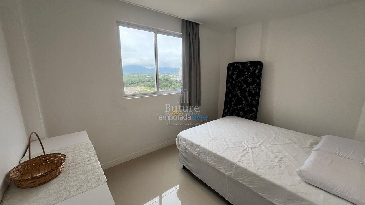 Apartamento para aluguel de temporada em Itapema (Meia Praia)