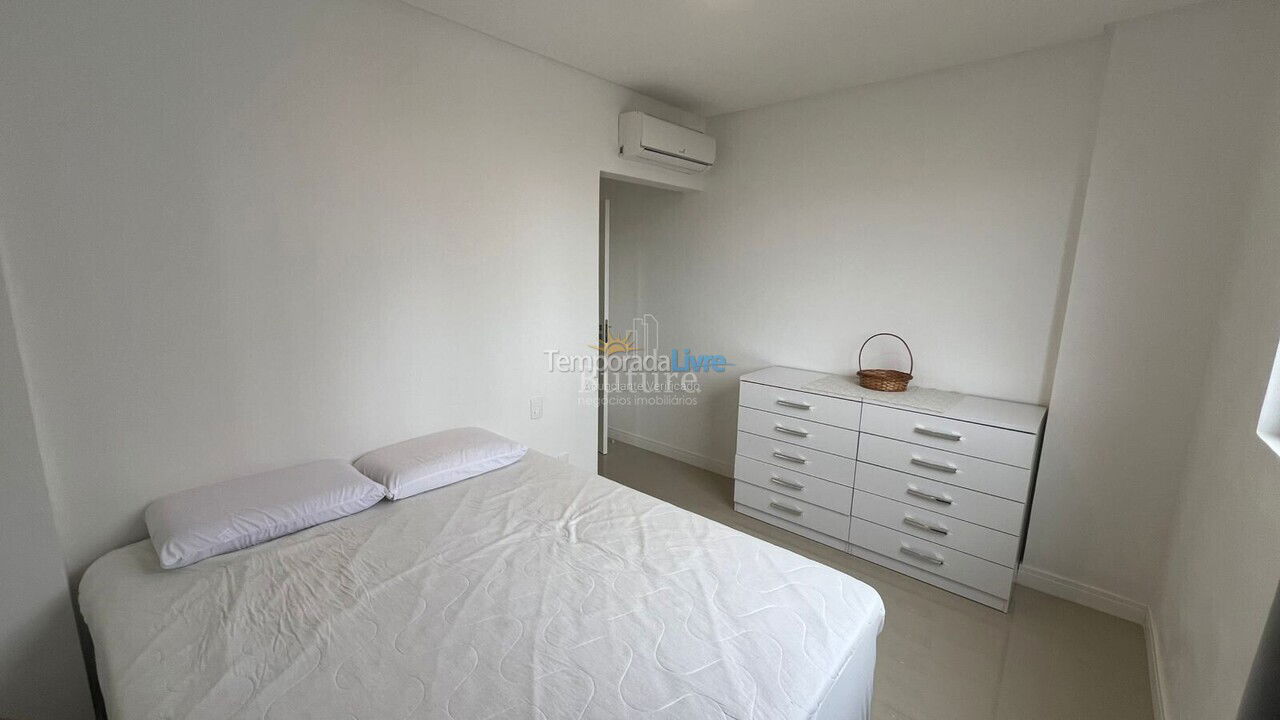 Apartamento para aluguel de temporada em Itapema (Meia Praia)