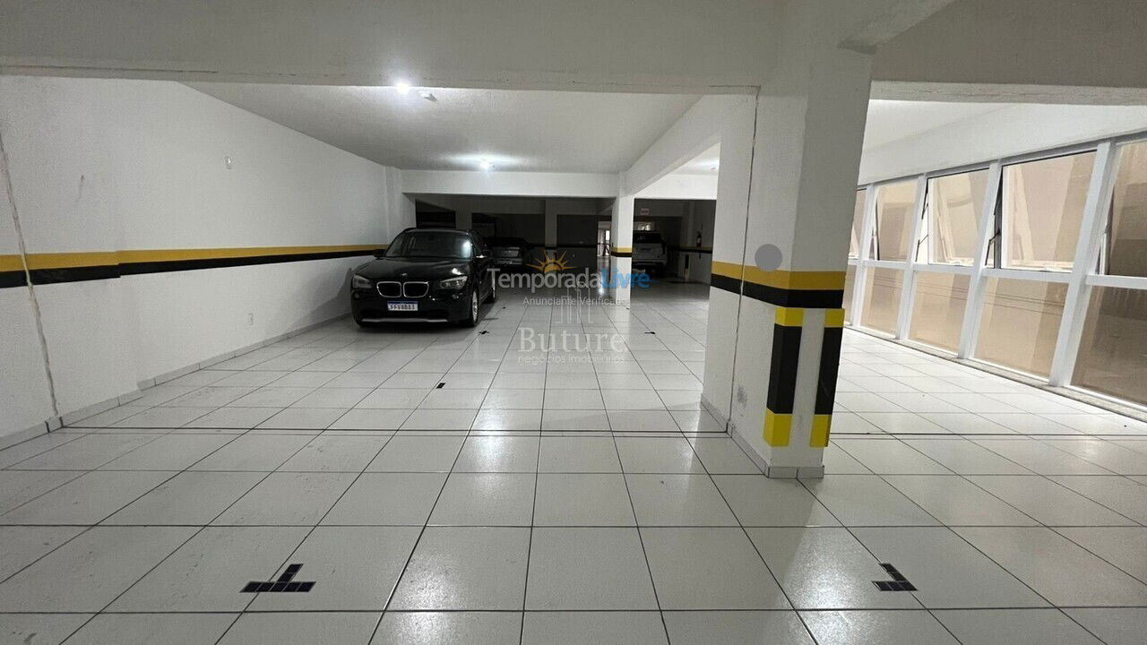 Apartamento para aluguel de temporada em Itapema (Meia Praia)