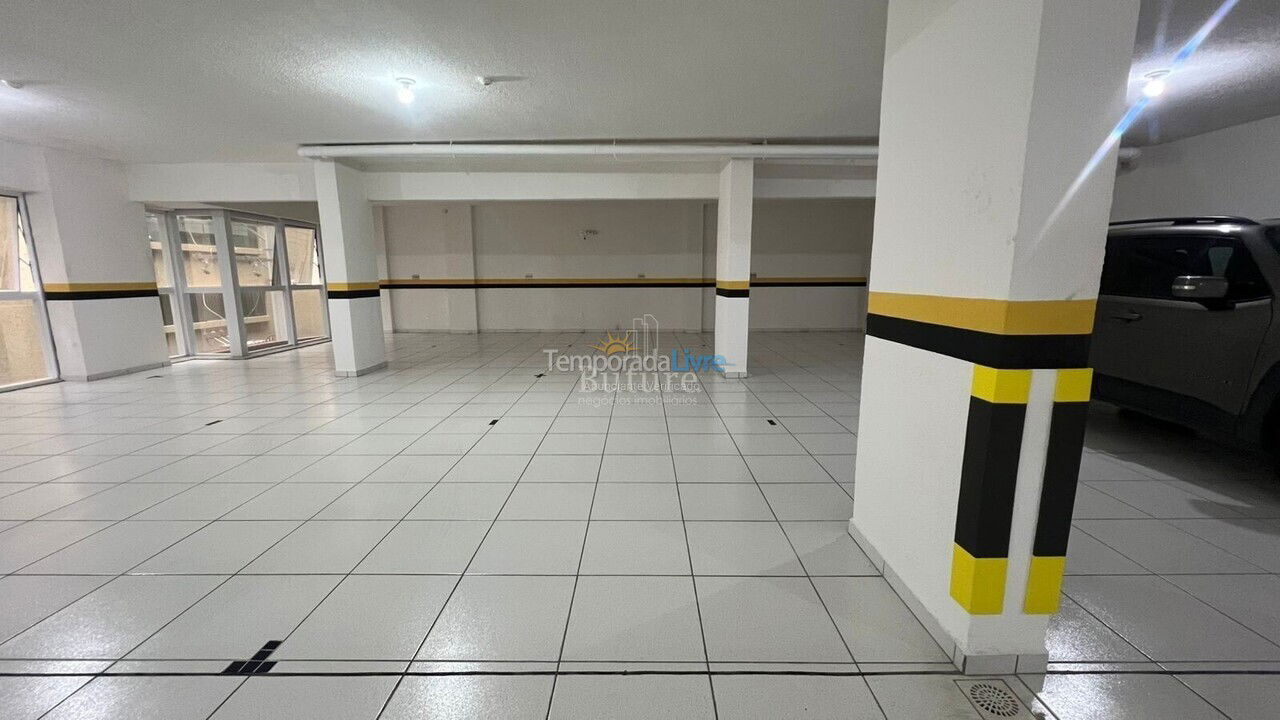 Apartamento para aluguel de temporada em Itapema (Meia Praia)