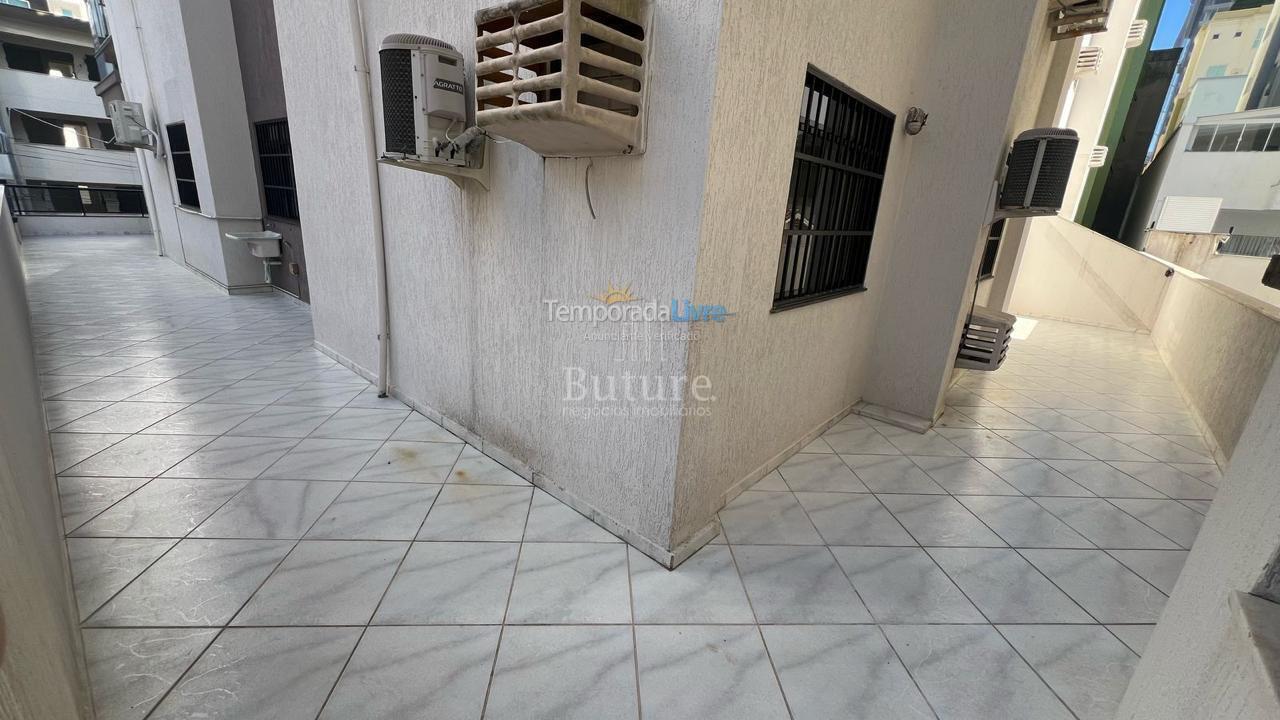 Apartamento para aluguel de temporada em Itapema (Meia Praia)