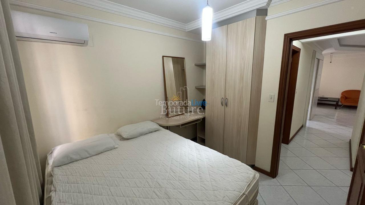 Apartamento para aluguel de temporada em Itapema (Meia Praia)