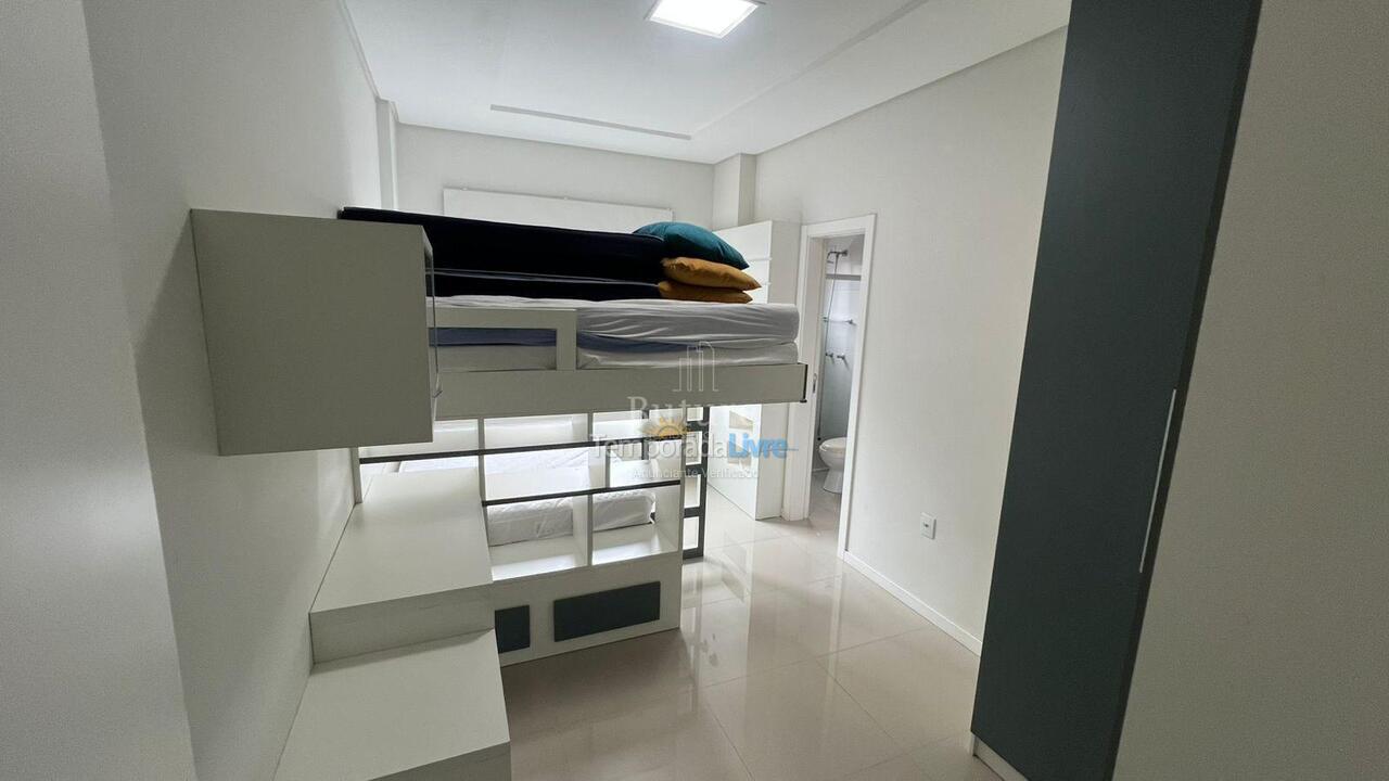 Apartamento para aluguel de temporada em Itapema (Meia Praia)