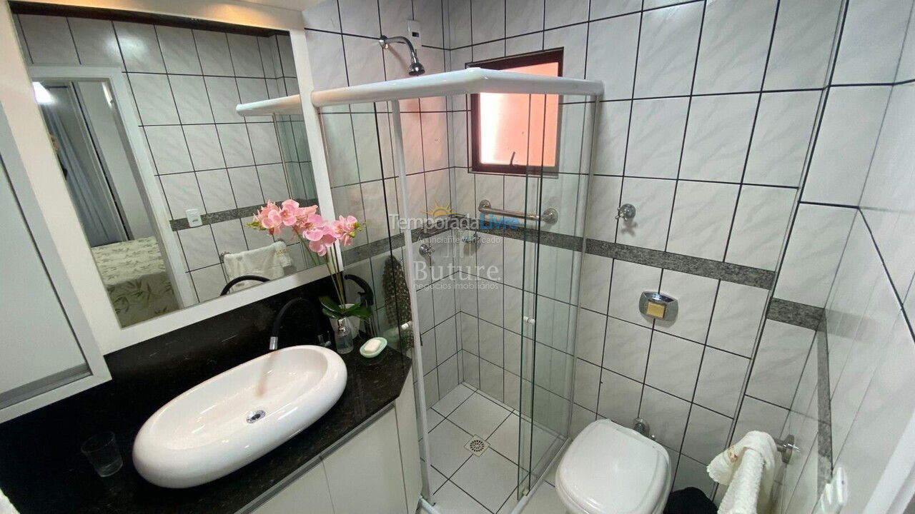 Apartamento para aluguel de temporada em Itapema (Meia Praia)