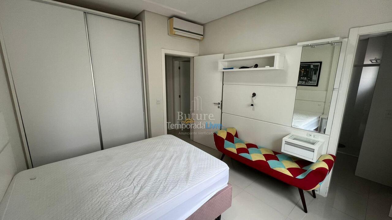 Apartamento para aluguel de temporada em Itapema (Meia Praia)