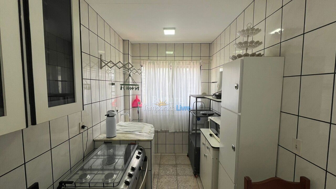 Apartamento para aluguel de temporada em Itapema (Meia Praia)