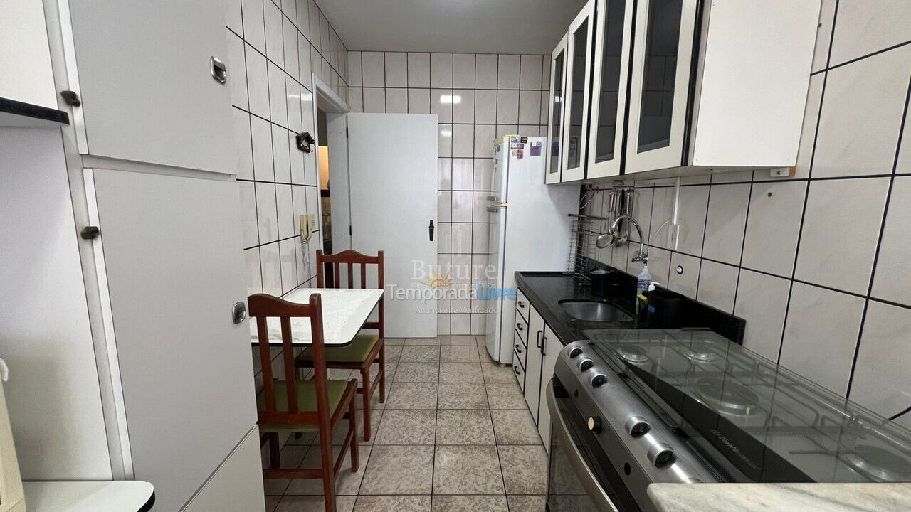 Apartamento para aluguel de temporada em Itapema (Meia Praia)
