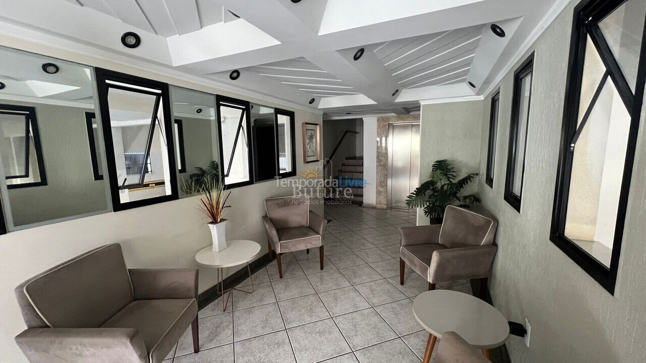 Apartamento para aluguel de temporada em Itapema (Meia Praia)