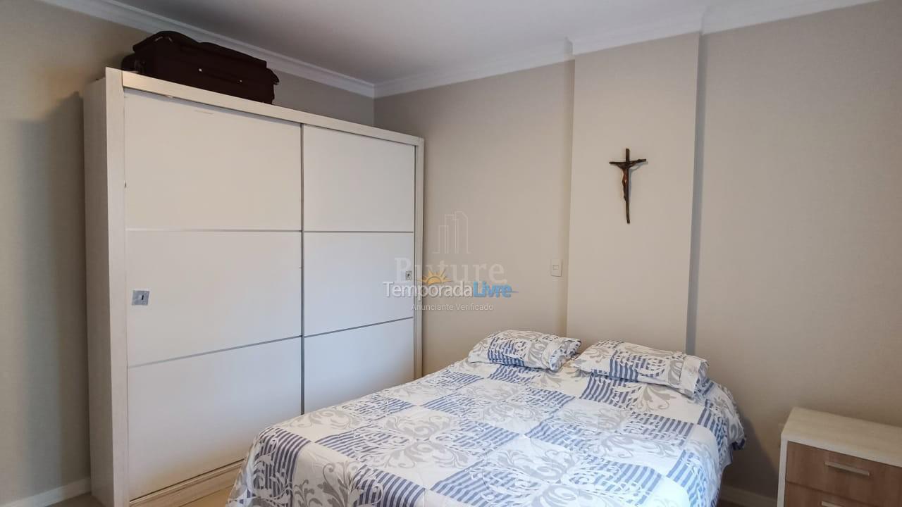 Apartamento para aluguel de temporada em Itapema (Meia Praia)