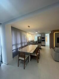 BEAUTIFUL AND SPACIOUS APARTMENT WITH 3 SUITES, LEFT, 2ND AV.