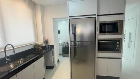 BEAUTIFUL AND SPACIOUS APARTMENT WITH 3 SUITES, LEFT, 2ND AV.