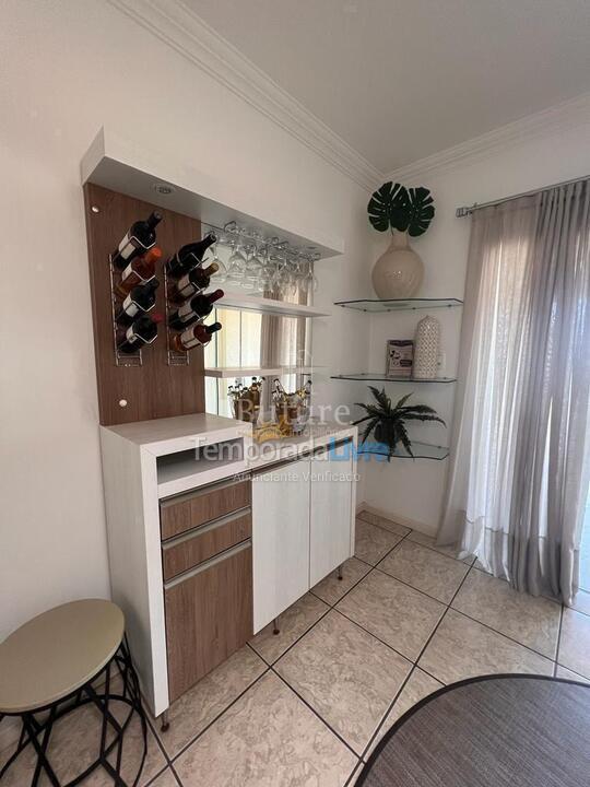 Apartamento para aluguel de temporada em Itapema (Meia Praia)