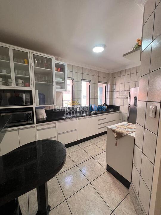 Apartamento para aluguel de temporada em Itapema (Meia Praia)