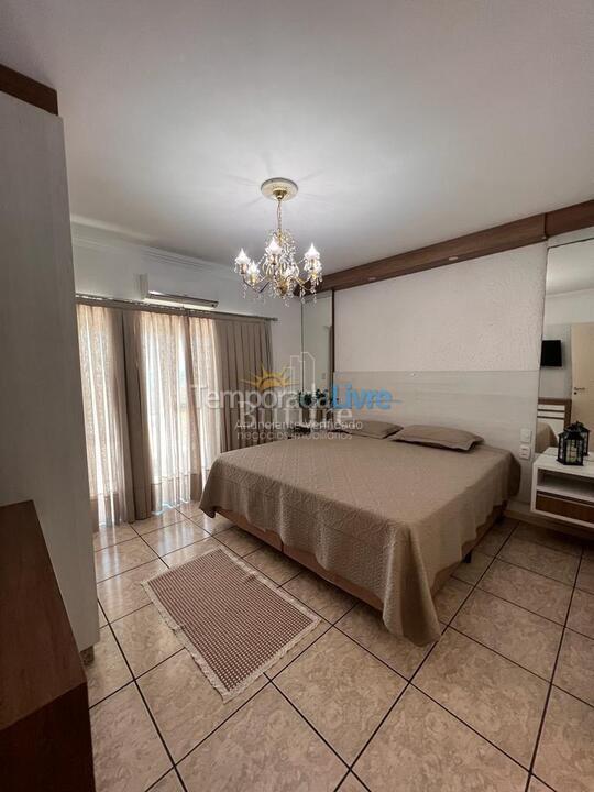 Apartamento para aluguel de temporada em Itapema (Meia Praia)