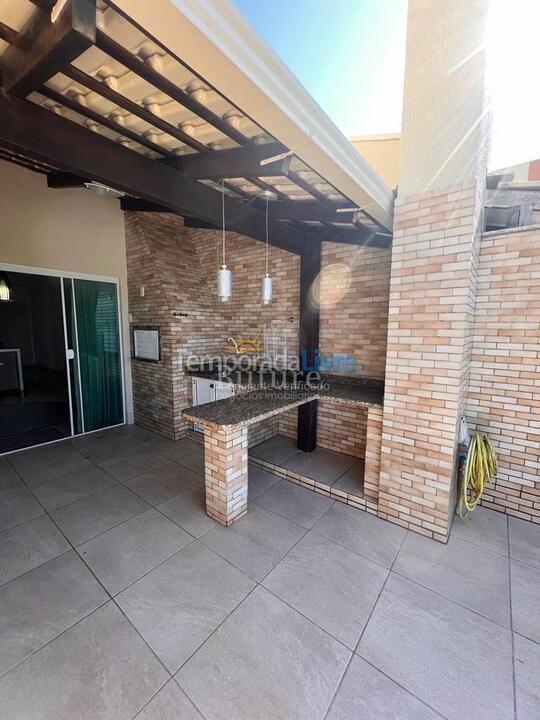 Apartamento para aluguel de temporada em Itapema (Meia Praia)
