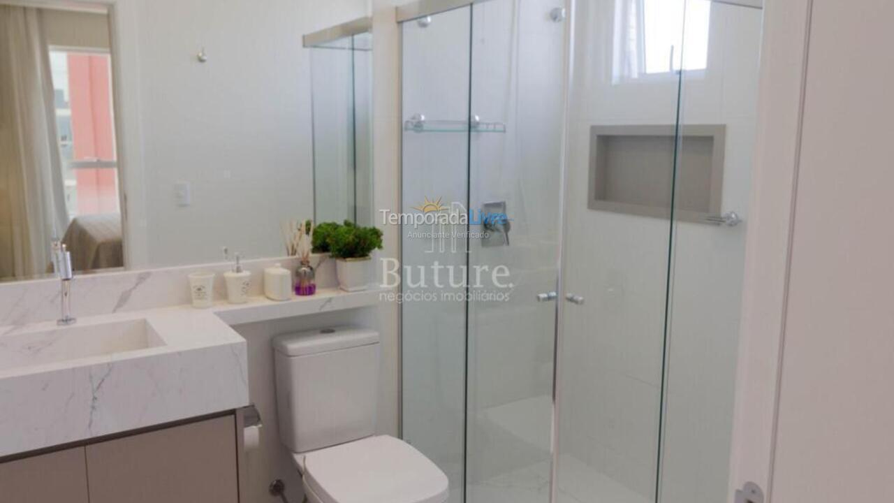 Apartamento para aluguel de temporada em Itapema (Meia Praia)