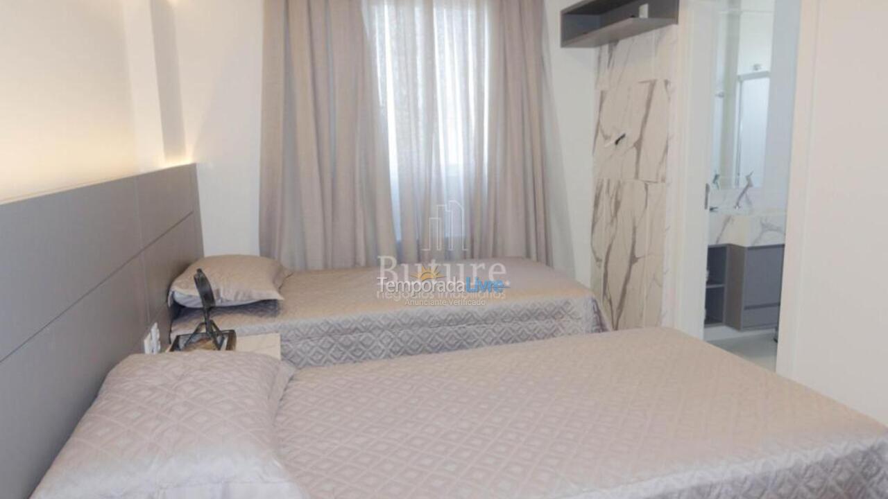 Apartamento para aluguel de temporada em Itapema (Meia Praia)
