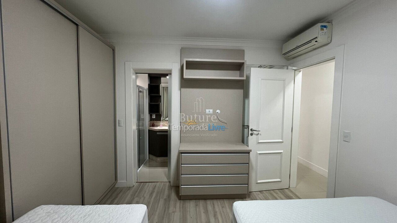 Apartment for vacation rental in Itapema (Meia Praia)