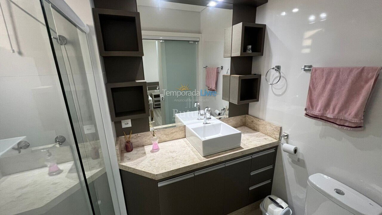 Apartment for vacation rental in Itapema (Meia Praia)