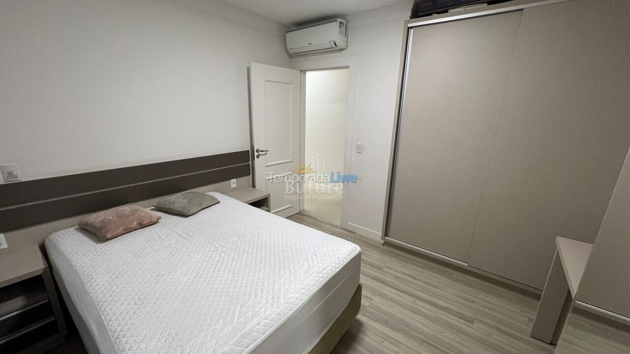 Apartment for vacation rental in Itapema (Meia Praia)